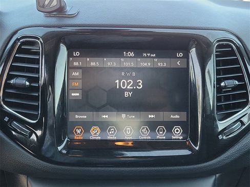 Used 2021 Jeep Compass Limited image 10