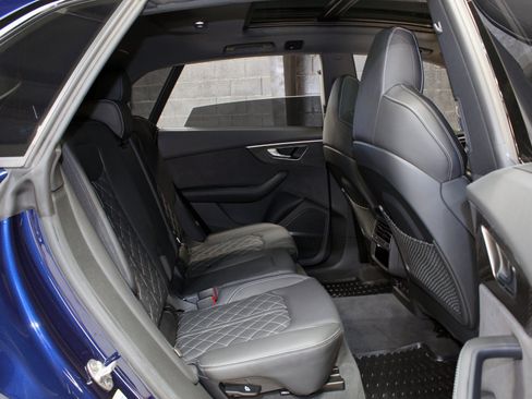 Used 2023 Audi SQ8 Prestige AWD/4WD image 49