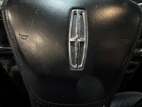 Used 2021 Lincoln Aviator AWD image 67