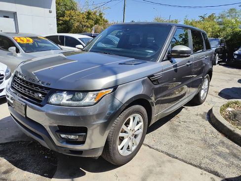 Used 2015 Land Rover Range Rover Sport SE image 19