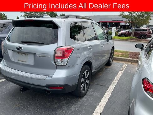 Used 2018 Subaru Forester 2.5i Limited AWD/4WD image 6