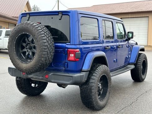 Used 2019 Jeep Wrangler Unlimited Sahara w/ Uconnect 4C Nav & Sound Group AWD/4WD image 8