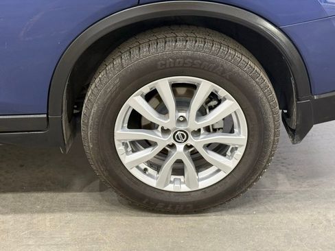 Used 2019 Nissan Rogue SV image 41