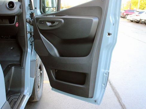 Used 2026 Mercedes-Benz Sprinter 144 Cargo image 21