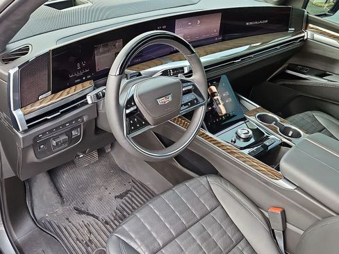 Used 2026 Cadillac Escalade Platinum Sport w/ LPO, ONYX Package AWD/4WD image 16