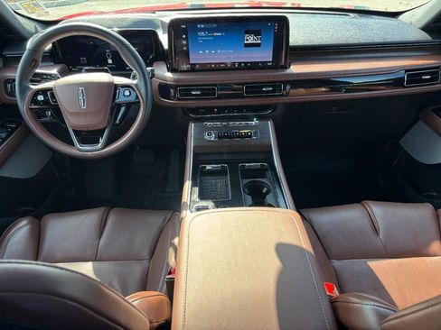 Certified 2025 Lincoln Aviator Reserve w/ Equipment Group 201A image 12
