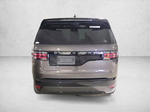 Certified 2024 Land Rover Discovery Dynamic SE image 6