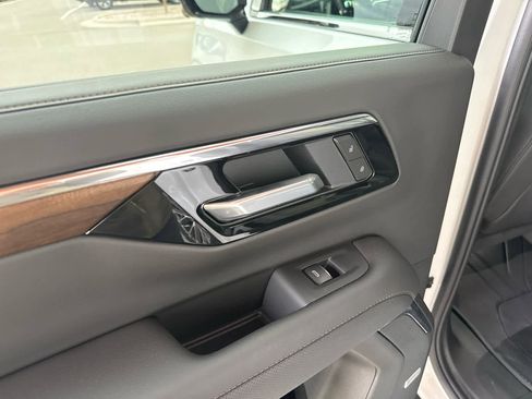 Used 2025 Chevrolet Tahoe High Country image 65