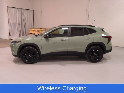 Used 2024 Chevrolet Trax ACTIV w/ Sunroof Package FWD image 6