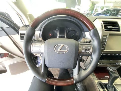 Used 2019 Lexus GX 460 Premium AWD/4WD image 17