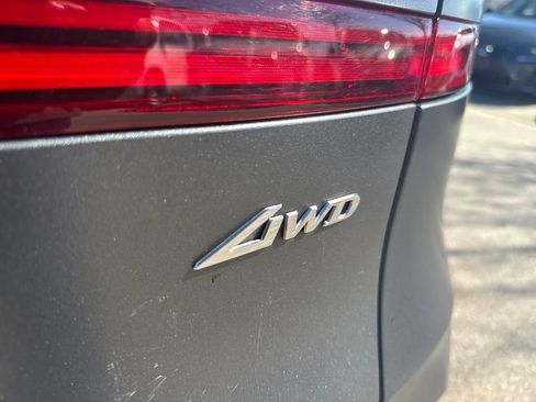 Used 2024 Genesis GV70 2.5T w/ Sport Prestige Package image 40