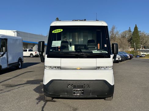 Used 2025 Chevrolet Brightdrop 400 w/ Battery Pack, Max Range image 7