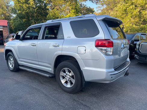 Used 2013 Toyota 4Runner SR5 w/ Convenience Pkg image 3