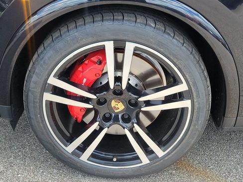 Used 2014 Porsche Cayenne AWD/4WD image 11