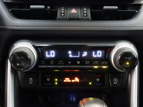 Used 2025 Toyota RAV4 Limited FWD image 20