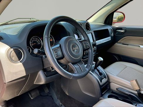 Used 2014 Jeep Compass Latitude w/ Sun/Sound Group AWD/4WD image 16