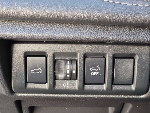 Used 2023 Subaru Outback Limited image 25