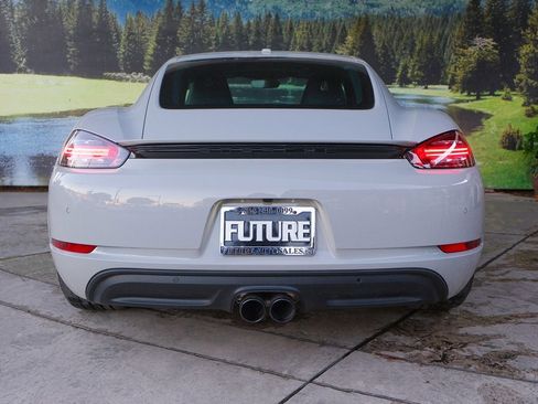 Used 2024 Porsche 718 Cayman image 5