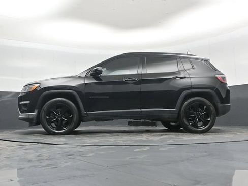 Used 2018 Jeep Compass Latitude FWD image 44