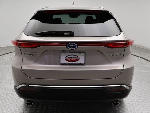 Certified 2024 Toyota Venza Limited image 10