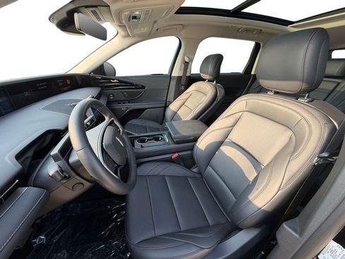 Used 2026 Lincoln Nautilus Premier w/ Equipment Group 102A AWD/4WD image 10