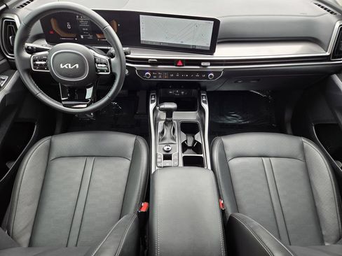 Used 2025 Kia Sorento S FWD image 5
