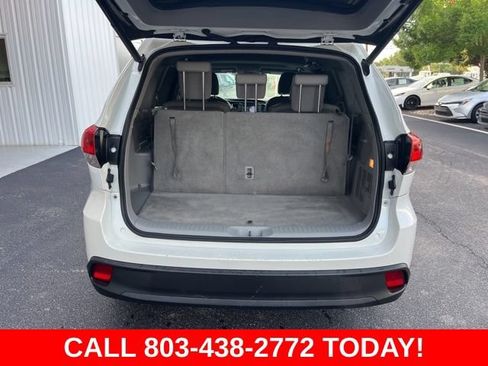 Used 2019 Toyota Highlander XLE FWD image 31