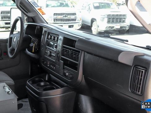 Used 2021 GMC Savana 3500 w/ Power Convenience Package RWD image 32