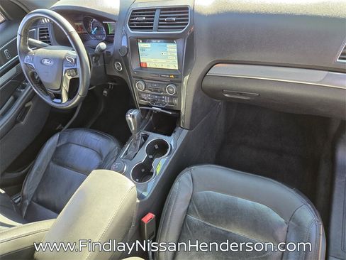 Used 2018 Ford Explorer XLT w/ Equipment Group 202A image 19