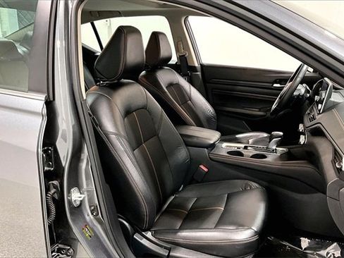 Used 2021 Nissan Altima 2.5 SR w/ SR Premium Package image 30