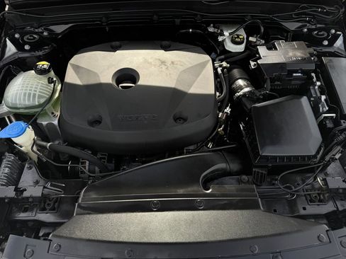 Used 2020 Volvo XC40 T5 Momentum w/ Protection Package Premier AWD/4WD image 31