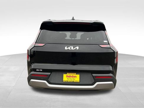 Used 2024 Kia EV9 Wind image 8