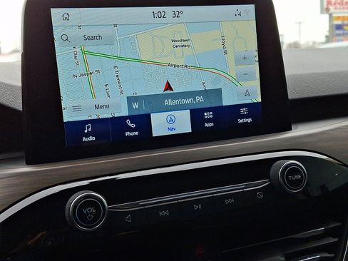 Used 2020 Ford Escape Titanium image 16