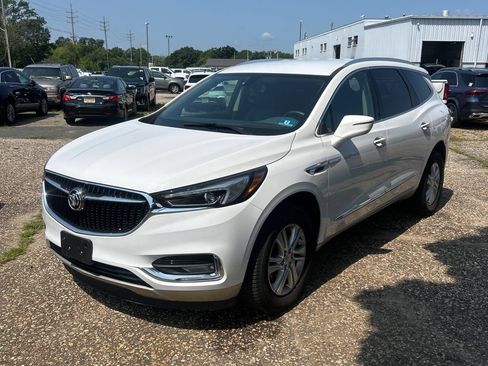 Used 2020 Buick Enclave Essence AWD/4WD image 2