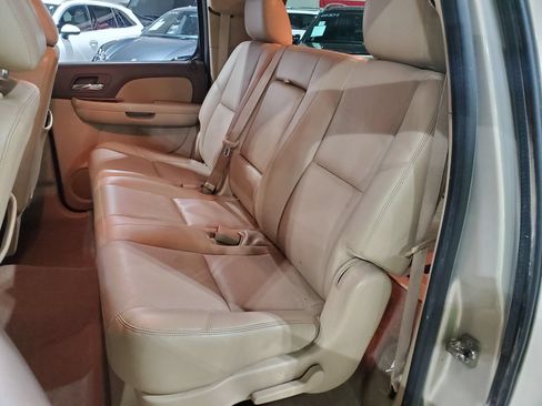 Used 2011 Chevrolet Suburban LTZ AWD/4WD image 28