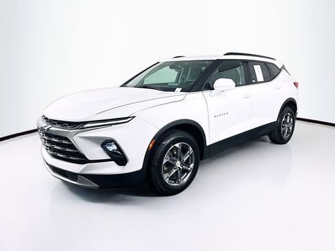 Used 2024 Chevrolet Blazer LT w/ Convenience Package image 3
