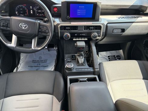 Used 2024 Toyota Tacoma TRD Sport AWD/4WD image 10