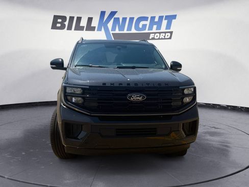 Used 2026 Ford Expedition Max Platinum w/ Stealth Performance Package AWD/4WD image 8