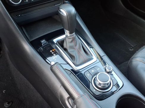 Used 2014 MAZDA MAZDA3 s Grand Touring w/ Technology Package FWD image 22