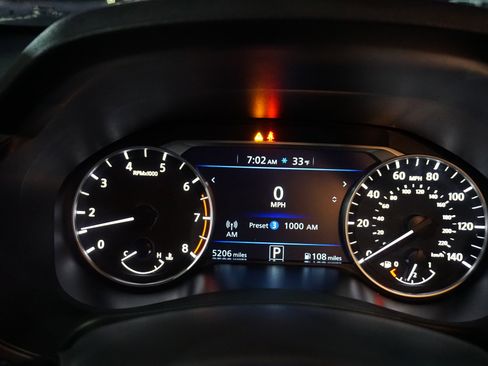 Used 2024 Nissan Altima 2.5 SV image 9