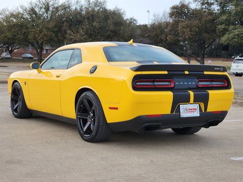 Used 2017 Dodge Challenger SRT Hellcat image 4