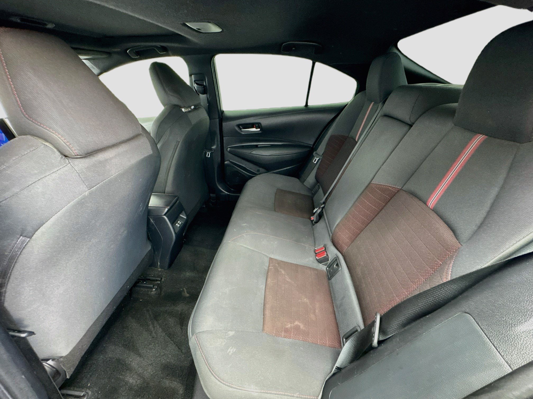 Used 2023 Toyota Corolla SE w/ SE Package FWD image 16