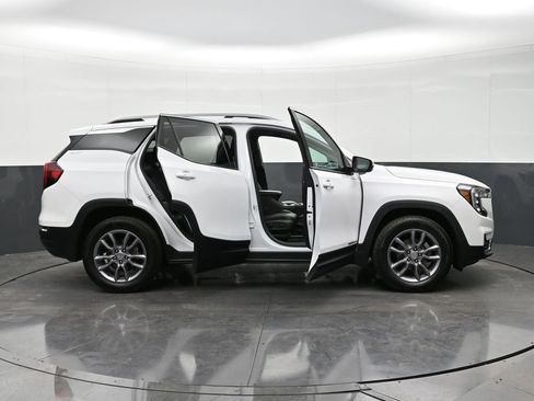 Certified 2022 GMC Terrain SLT image 32