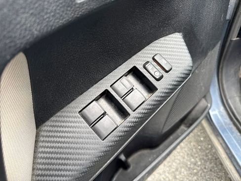 Used 2013 Toyota RAV4 LE FWD image 20