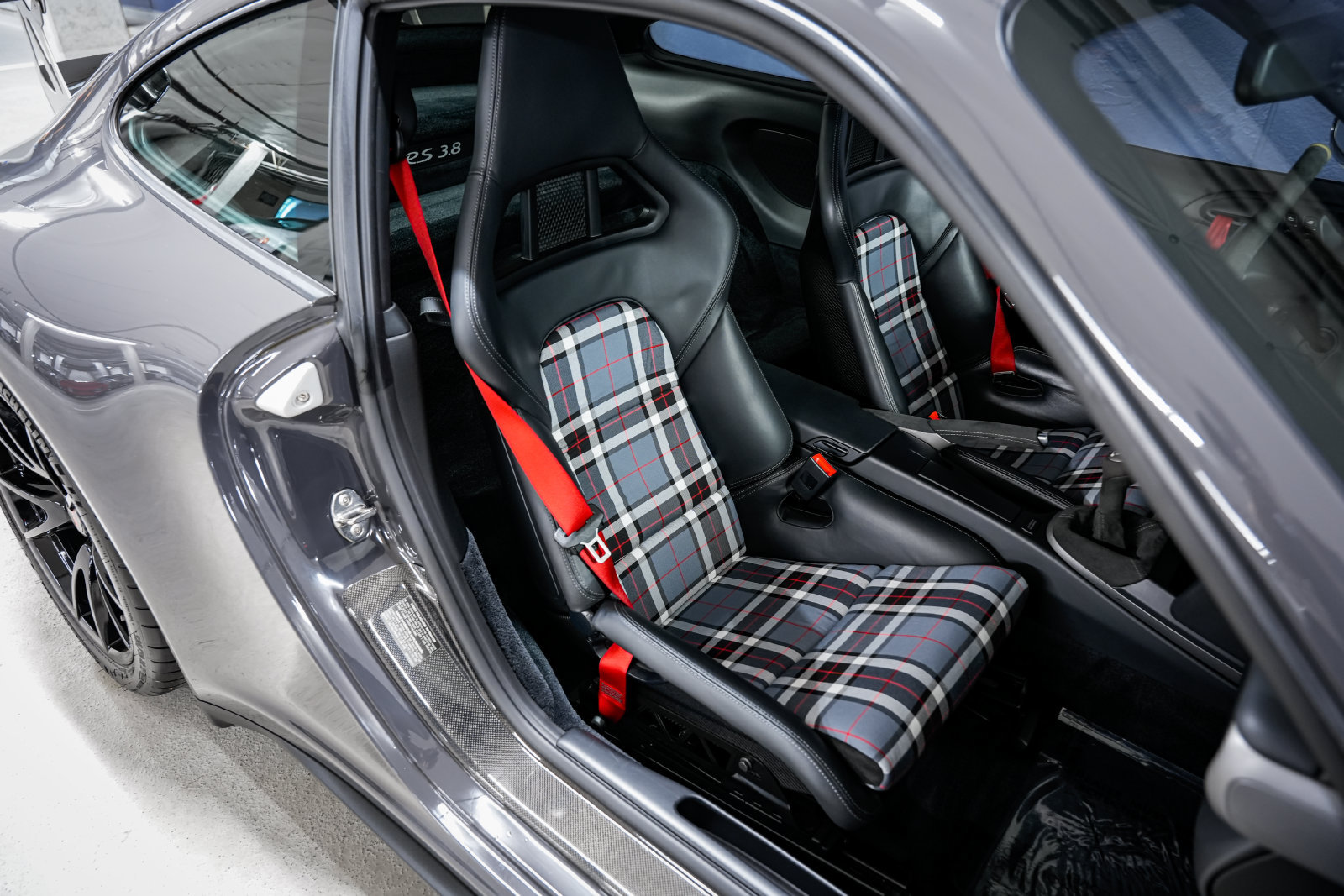 Used 2011 Porsche 911 GT3 RS RWD image 25