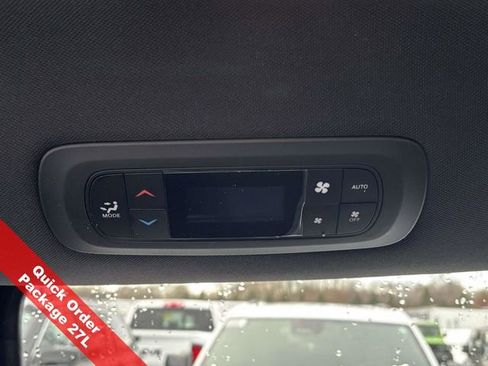 New 2026 Chrysler Pacifica Select image 12