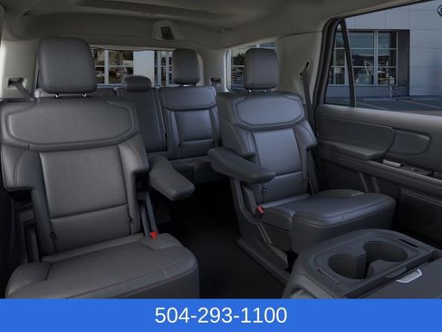 New 2026 Ford Expedition Active RWD image 13