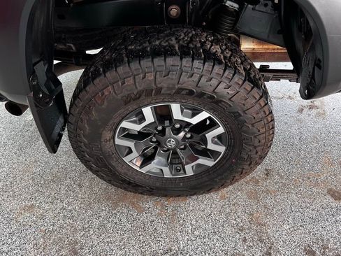 Used 2020 Toyota Tacoma TRD Off-Road image 9