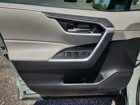 Used 2021 Toyota RAV4 XLE FWD image 13