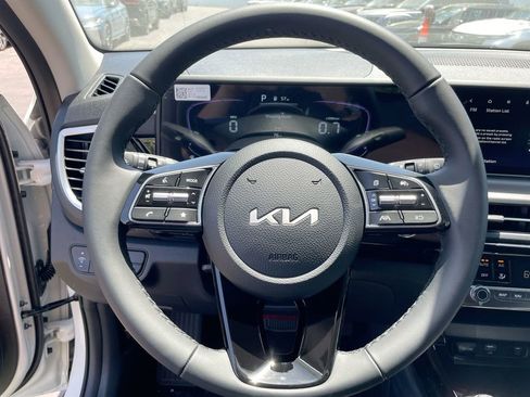 Used 2025 Kia Seltos S image 40